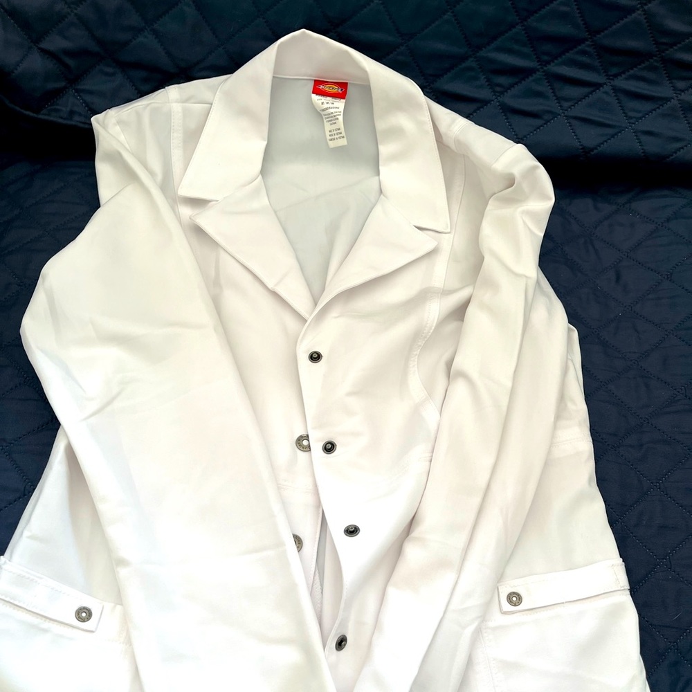 Brand new Dickies women’s lab coat white